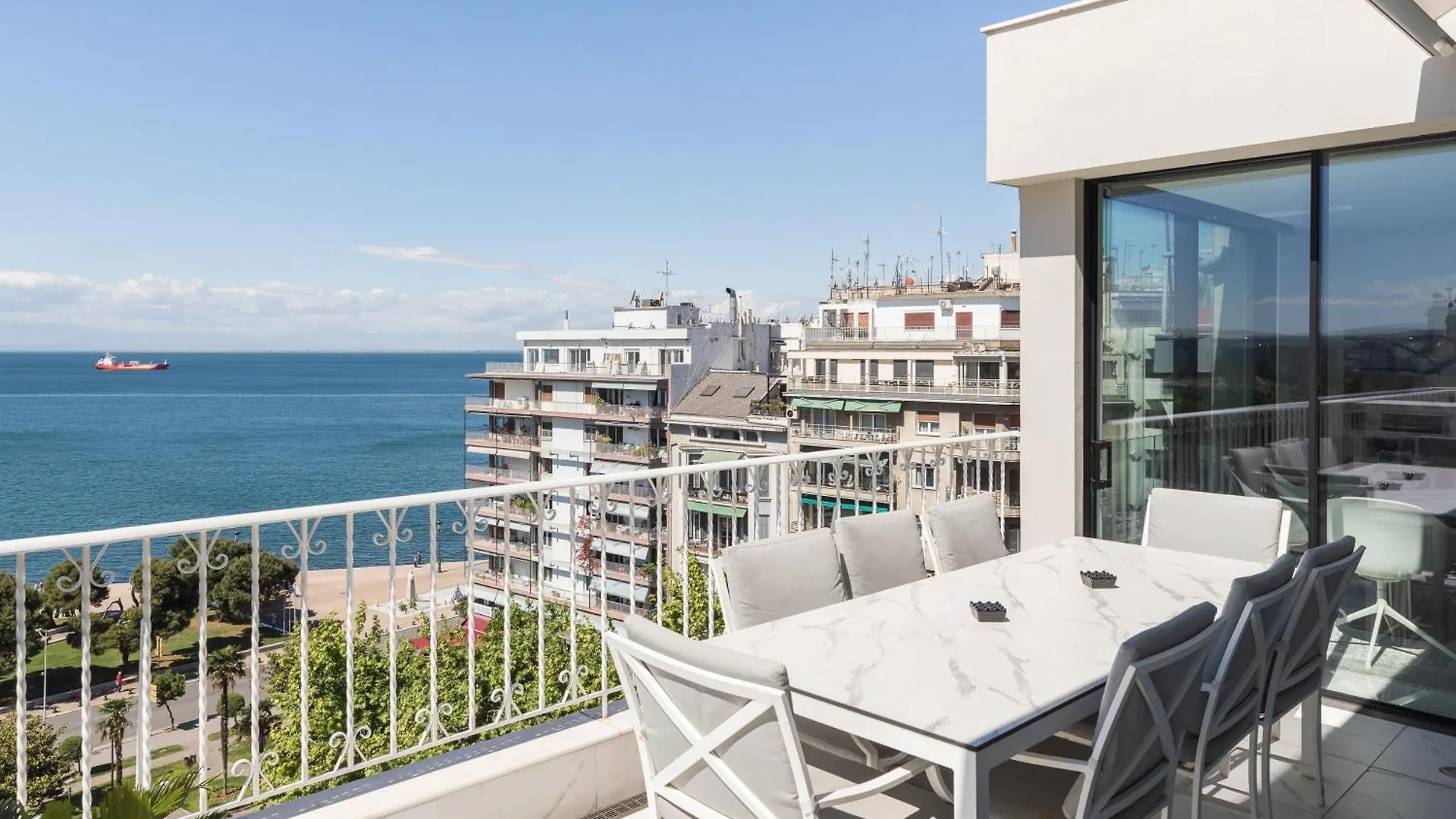 Apartmán Aria, Lux Seafront Apt With White Tower View Soluň Řecko